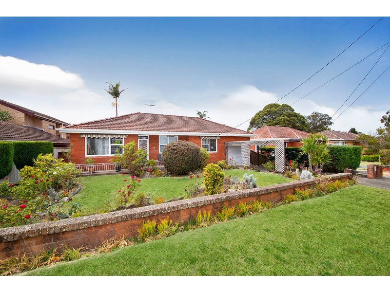2 Bimbadeen Ave, Miranda NSW 2228