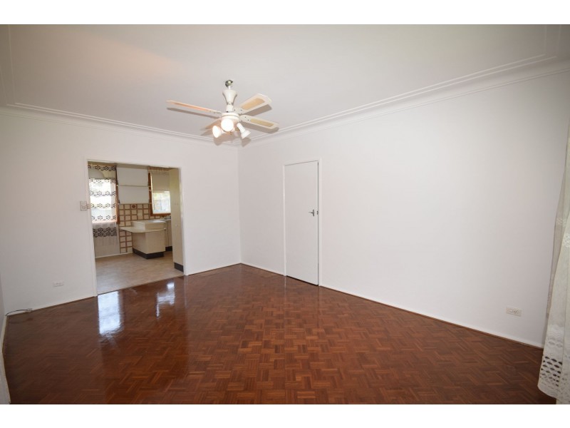 2 Bimbadeen Ave, Miranda NSW 2228