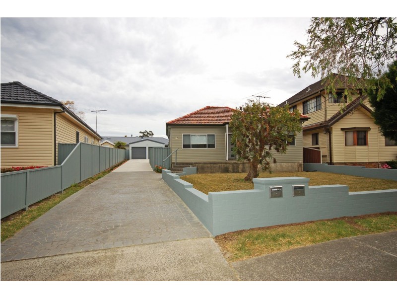 77 Loftus Avenue, Loftus NSW 2232