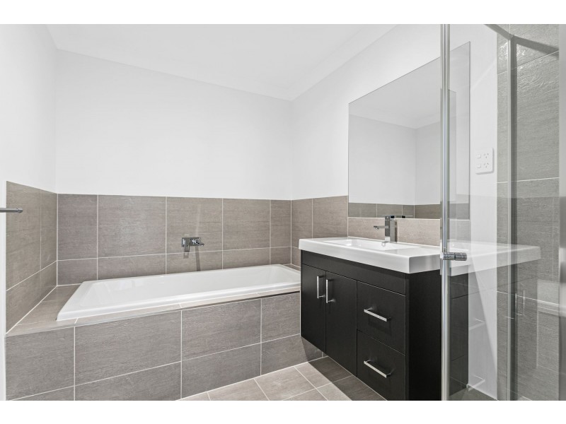 1b Binalong Ave, Caringbah NSW 2229