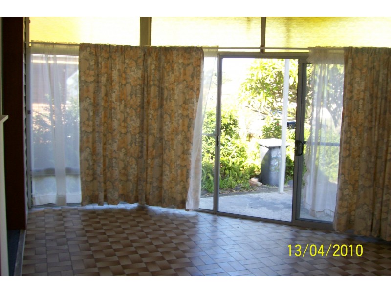 1/25 Deane, Belmont NSW 2280