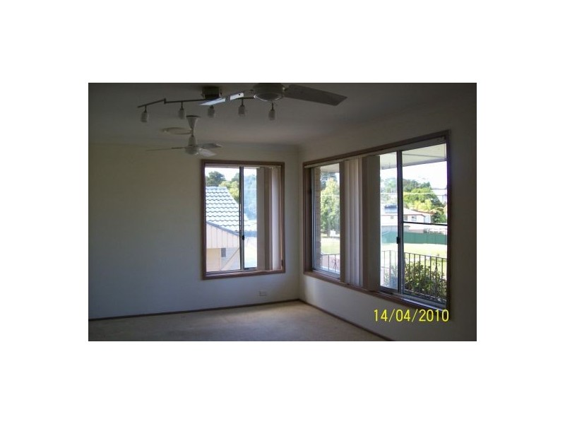 18 Calverton Cres, Jewells NSW 2280