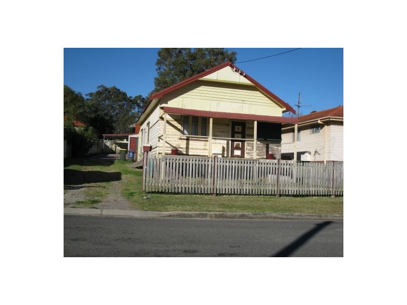 5 Laxton Cres, Belmont North NSW 2280