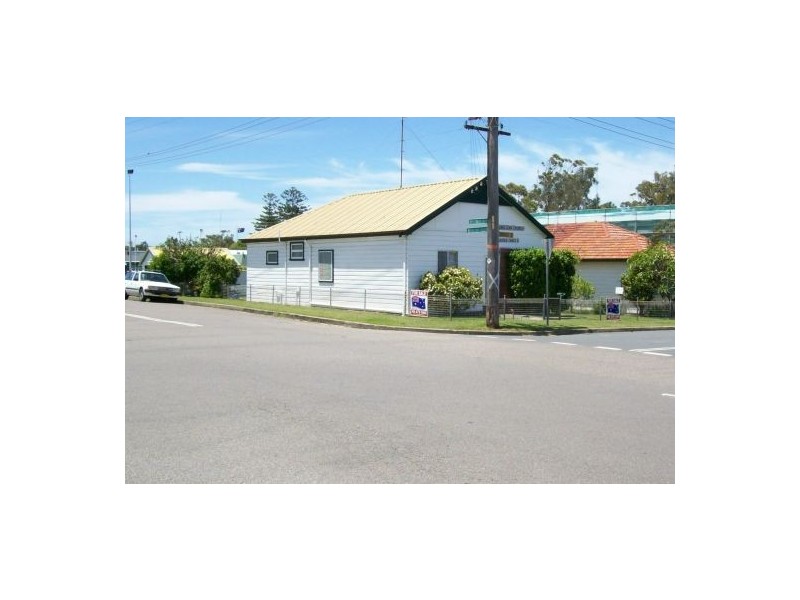 4 Ernest St, Belmont NSW 2280