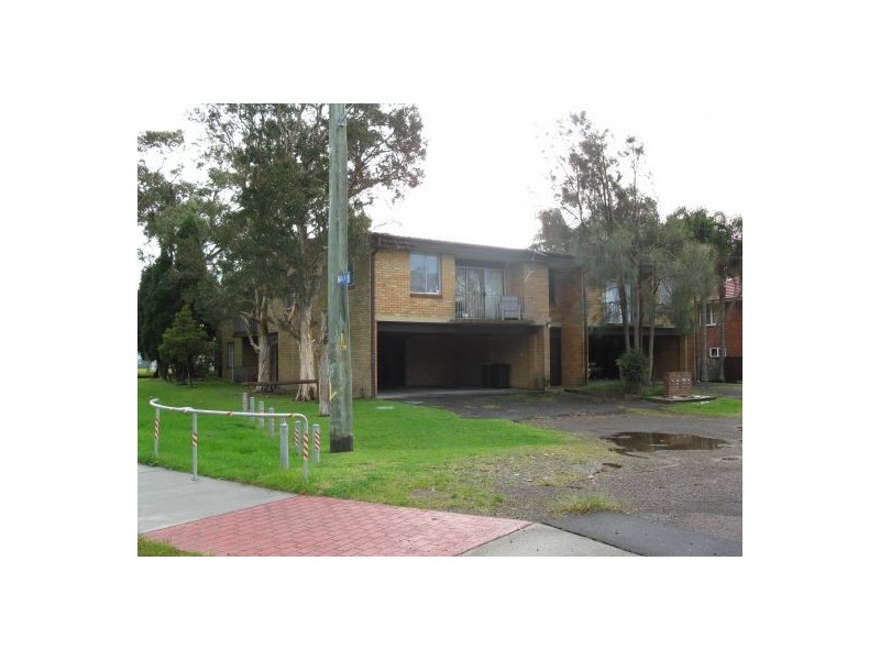 2/9 Hudson, Belmont NSW 2280