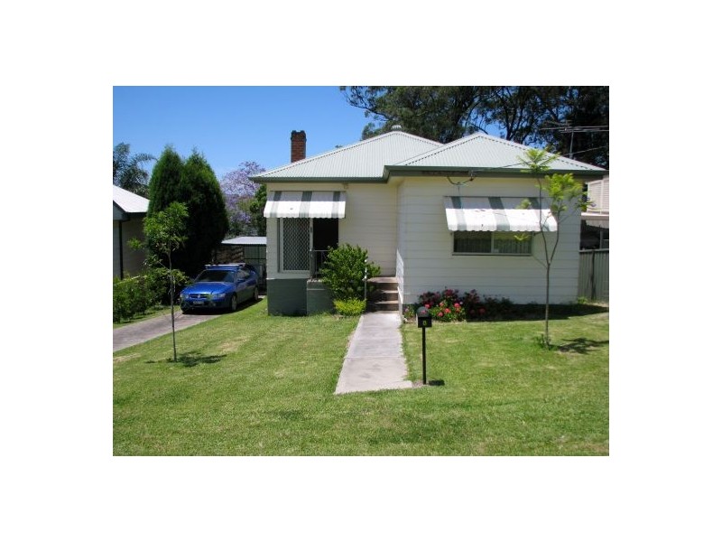 8 Jean, Belmont NSW 2280