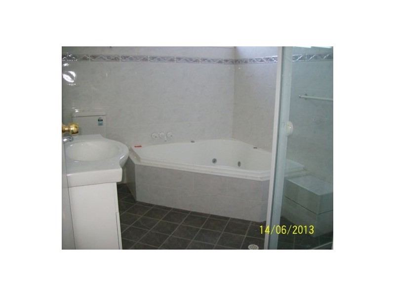 11 Dickinson St, Charlestown NSW 2290