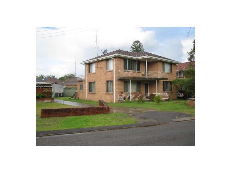 2/8 Naru, Marks Point NSW 2280