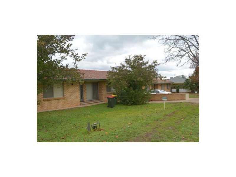 37 Boundary Road, Dubbo NSW 2830
