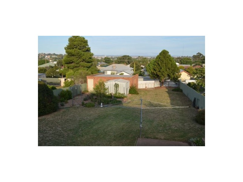 9 Middleton Street, Parkes NSW 2870