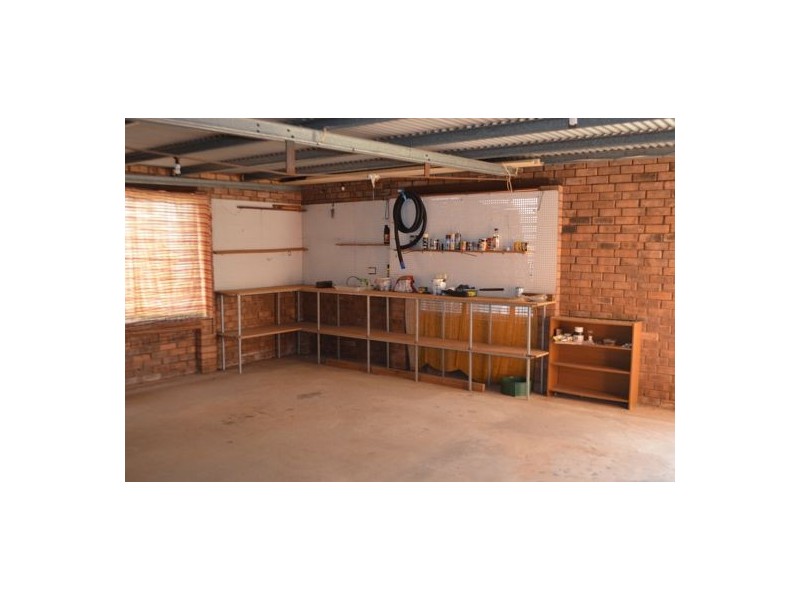 9 Middleton Street, Parkes NSW 2870