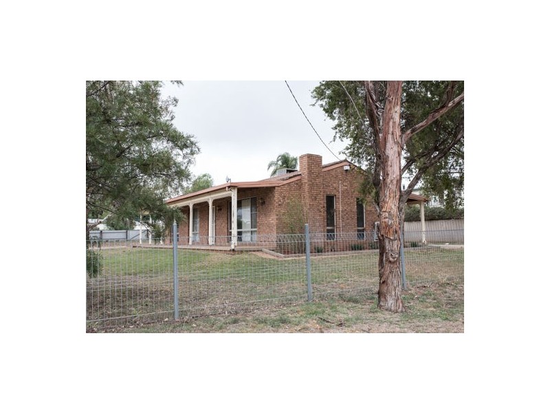 16 Iris Street, Gilgandra NSW 2827
