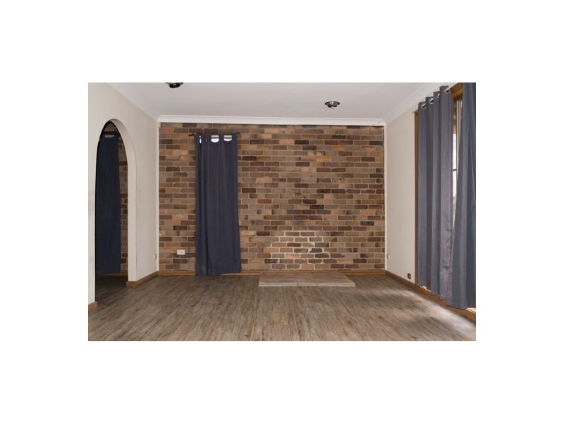 16 Iris Street, Gilgandra NSW 2827