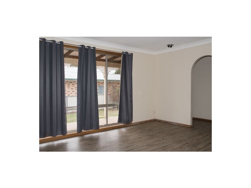 16 Iris Street, Gilgandra NSW 2827