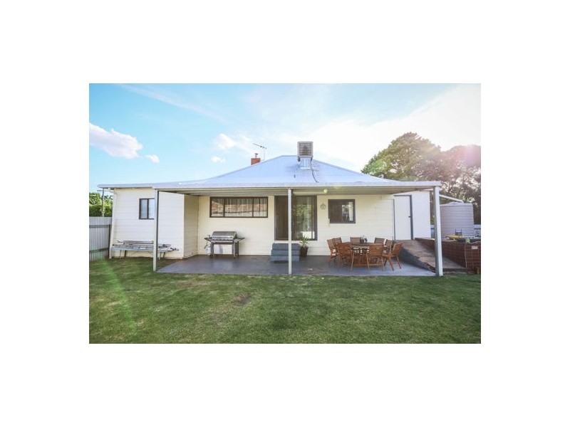 4 Wrigley Street, Gilgandra NSW 2827