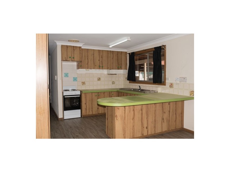 16 Iris Street, Gilgandra NSW 2827