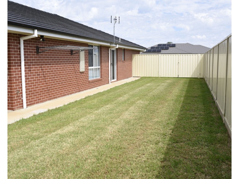 43B Volta Avenue, Dubbo NSW 2830