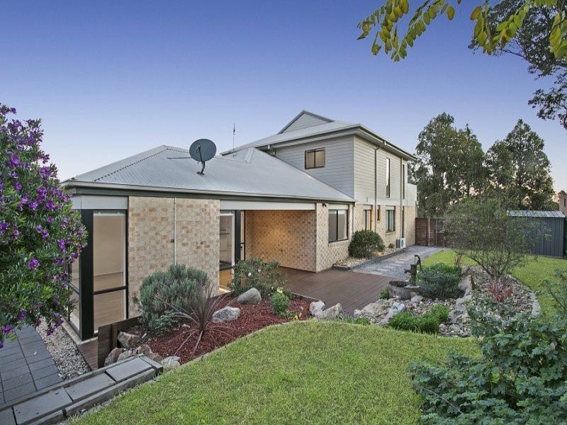 5 Nugong Place, Lynbrook VIC 3975