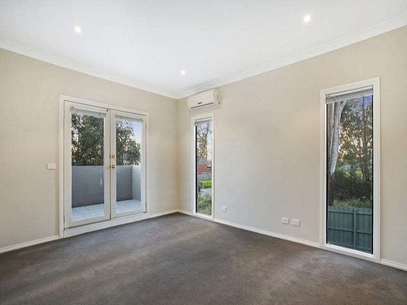 5 Nugong Place, Lynbrook VIC 3975