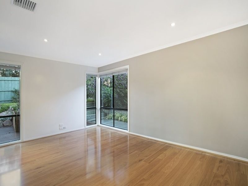 5 Nugong Place, Lynbrook VIC 3975