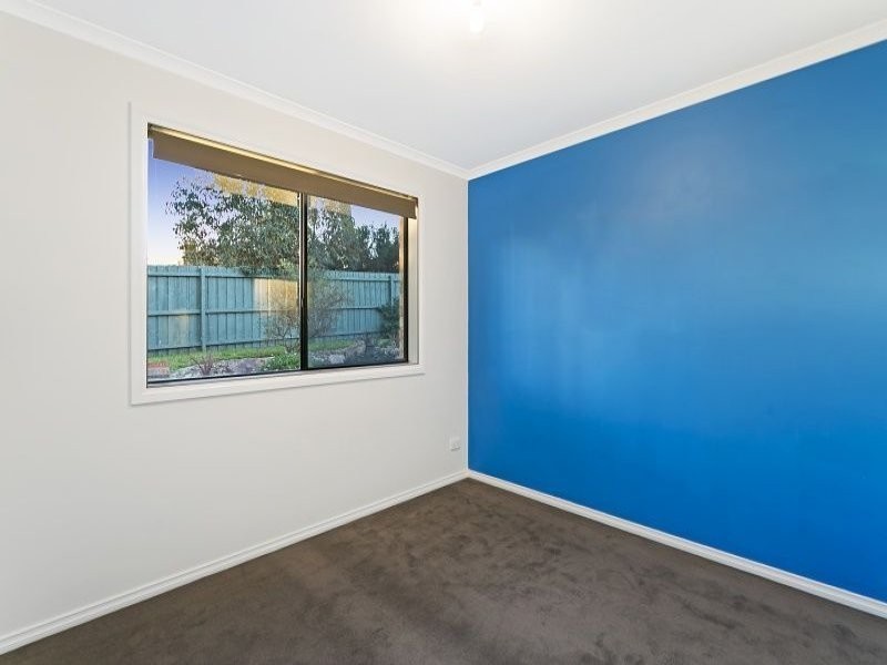 5 Nugong Place, Lynbrook VIC 3975