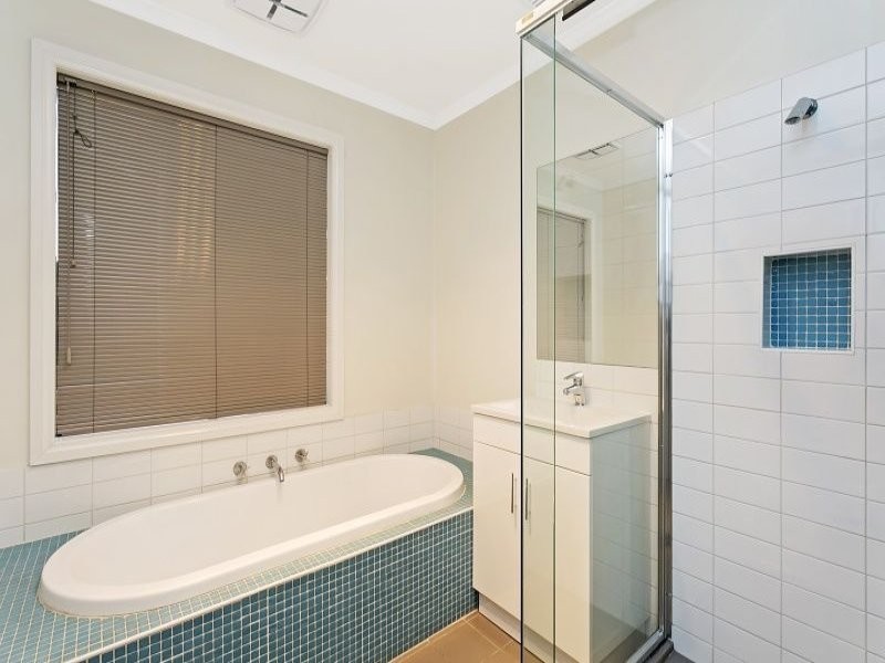 5 Nugong Place, Lynbrook VIC 3975