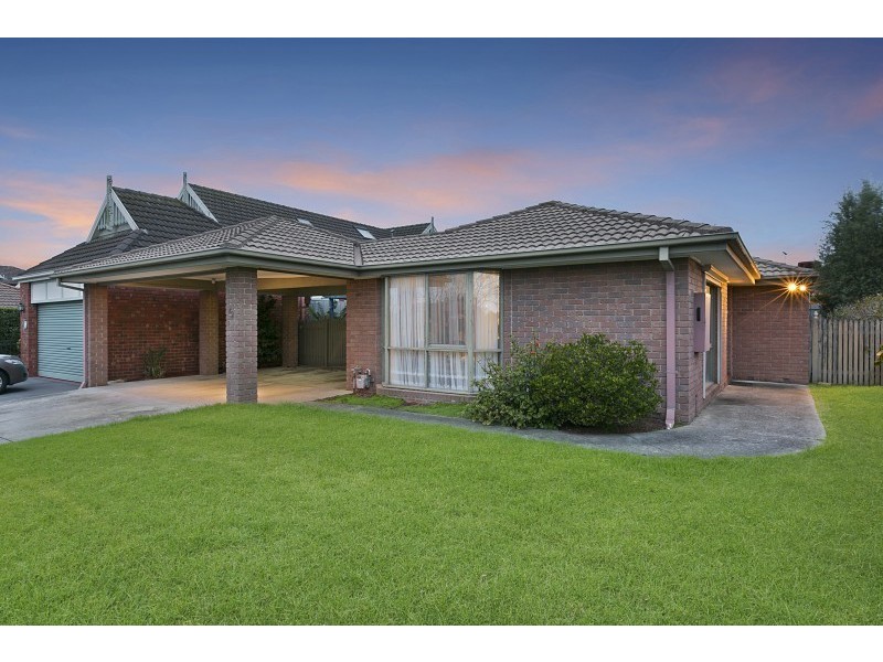 42 Strathaird Drive, Narre Warren South VIC 3805