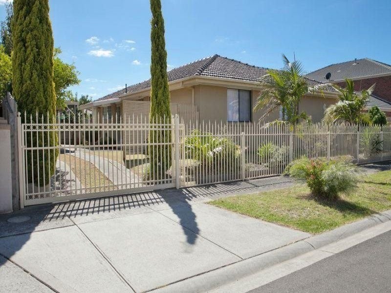 4 Rebecca Mac Court, Hallam VIC 3803