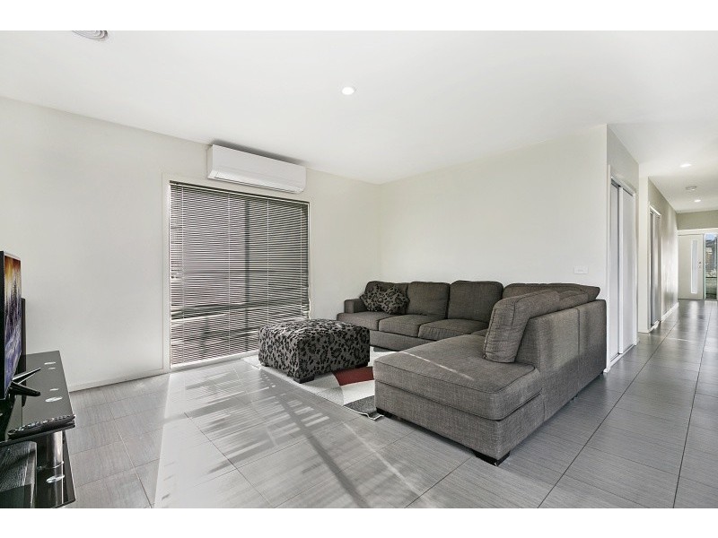 36 Botany Drive, Carrum Downs VIC 3201