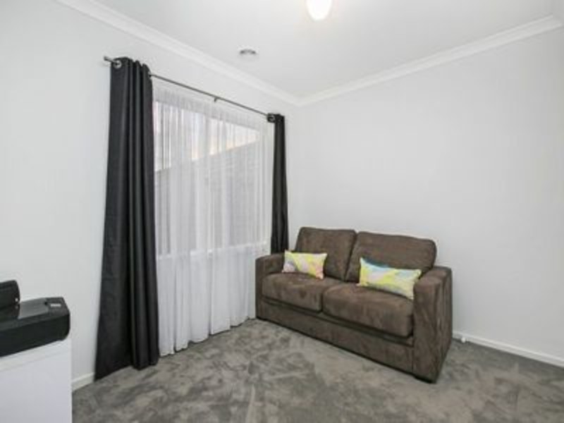 41 Sallys Run, Hampton Park VIC 3976