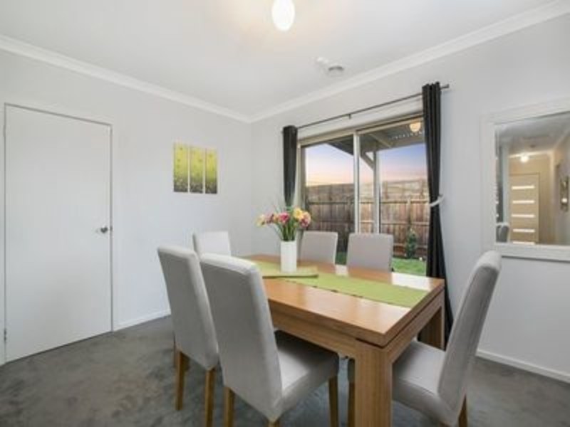 41 Sallys Run, Hampton Park VIC 3976