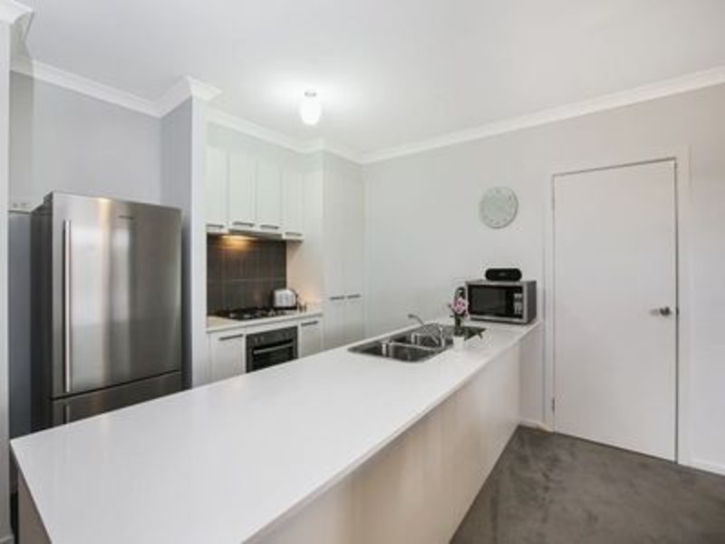 41 Sallys Run, Hampton Park VIC 3976