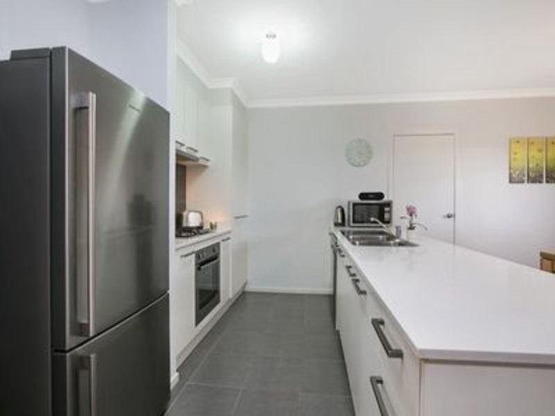 41 Sallys Run, Hampton Park VIC 3976