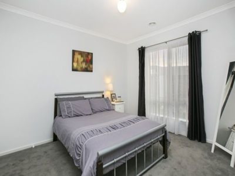 41 Sallys Run, Hampton Park VIC 3976