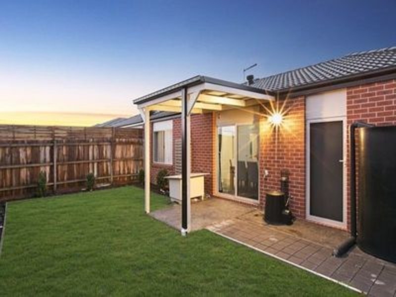 41 Sallys Run, Hampton Park VIC 3976