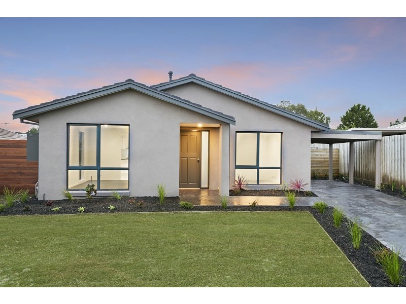 24 Tamarisk Road, Narre Warren VIC 3805