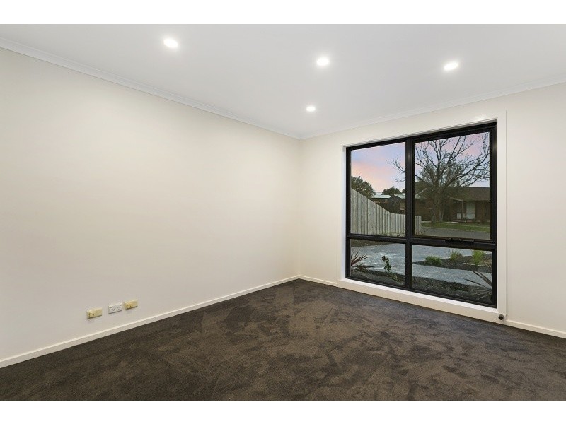 24 Tamarisk Road, Narre Warren VIC 3805