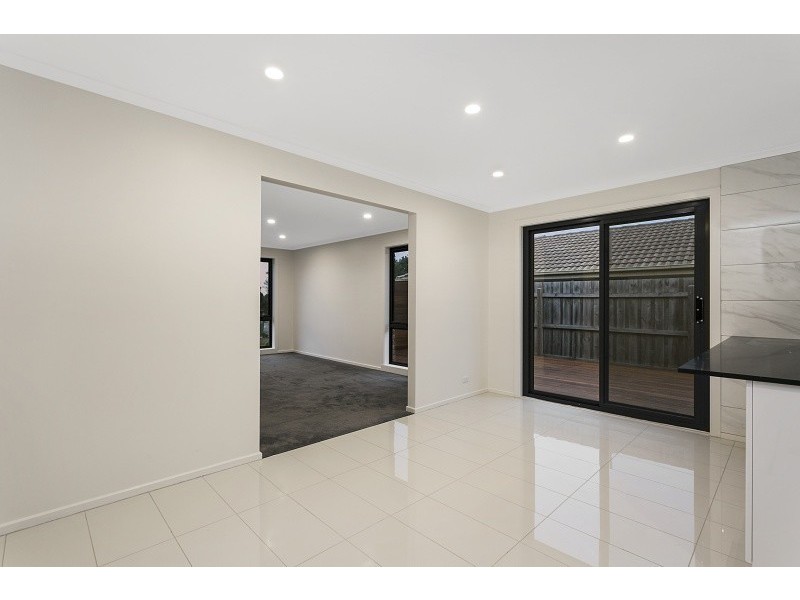 24 Tamarisk Road, Narre Warren VIC 3805