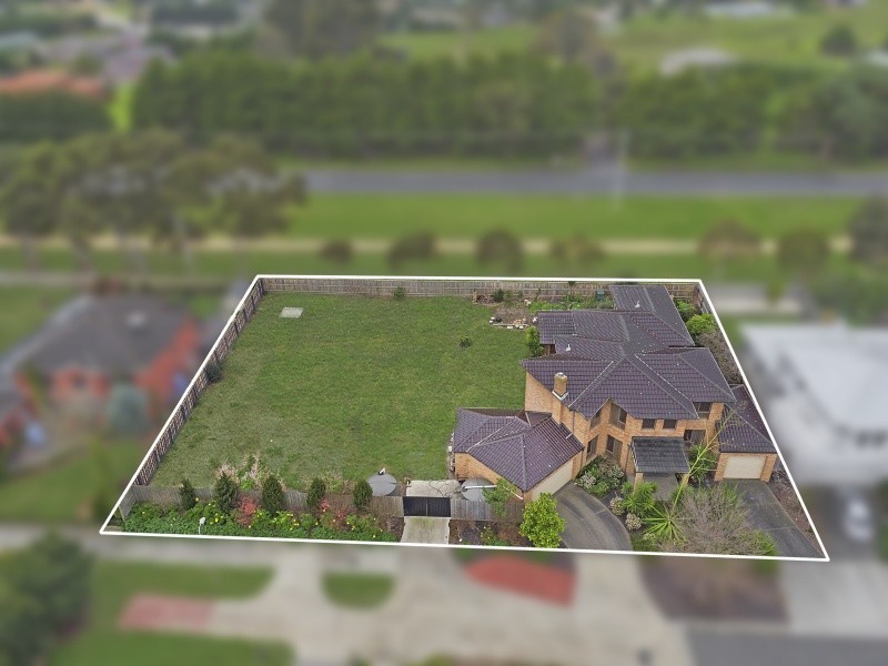 10 & 11 Damon Close, Narre Warren South VIC 3805