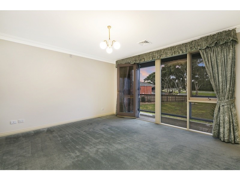 10 & 11 Damon Close, Narre Warren South VIC 3805