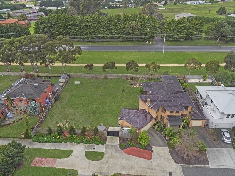 10 & 11 Damon Close, Narre Warren South VIC 3805 Stockdale & Leggo