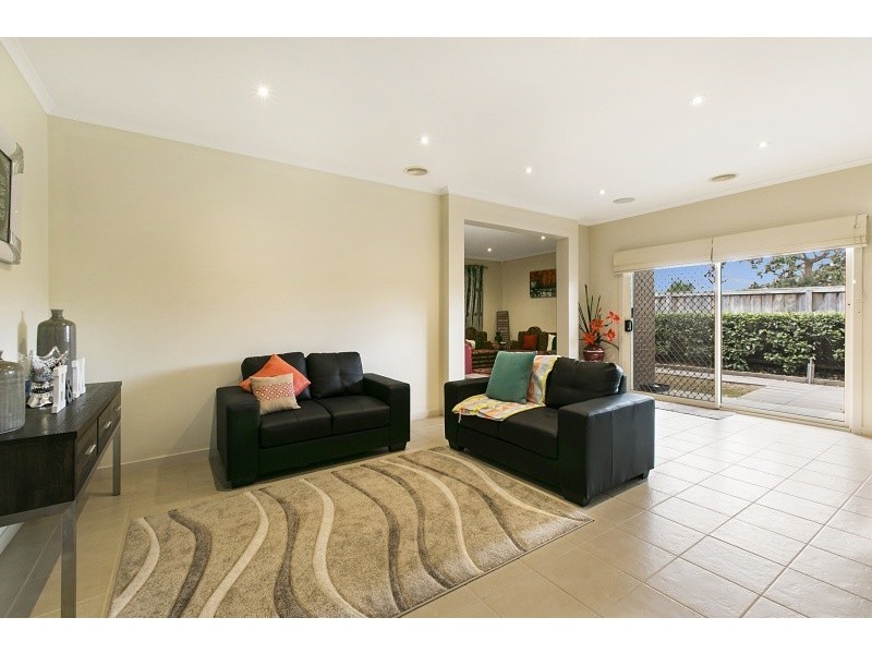 37 Golden Grove Drive, Narre Warren South VIC 3805