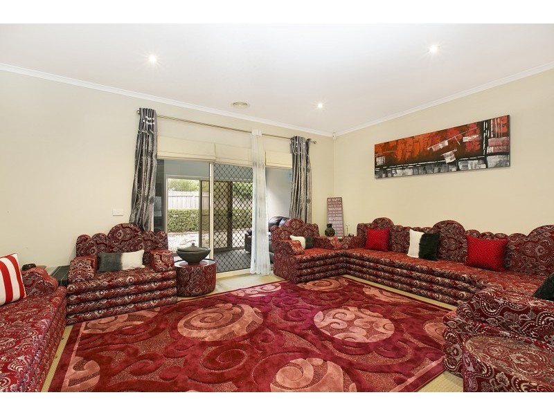 37 Golden Grove Drive, Narre Warren South VIC 3805