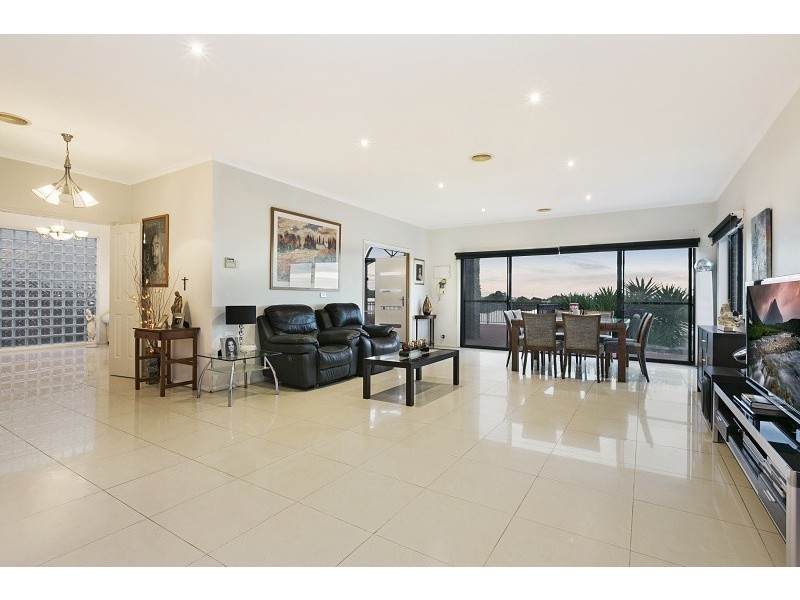 21 Wintersun Road, Berwick VIC 3806