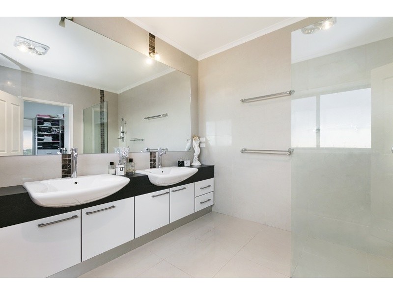 21 Wintersun Road, Berwick VIC 3806