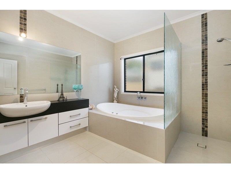 21 Wintersun Road, Berwick VIC 3806