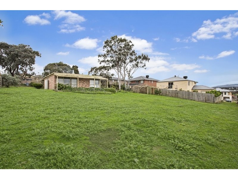 27 Frederick Rise, Narre Warren South VIC 3805