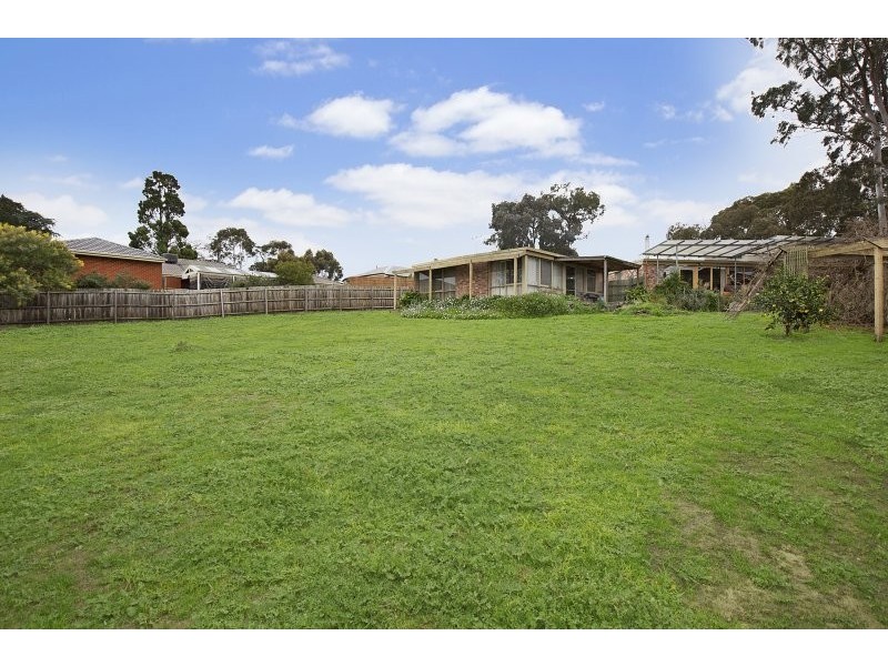 27 Frederick Rise, Narre Warren South VIC 3805
