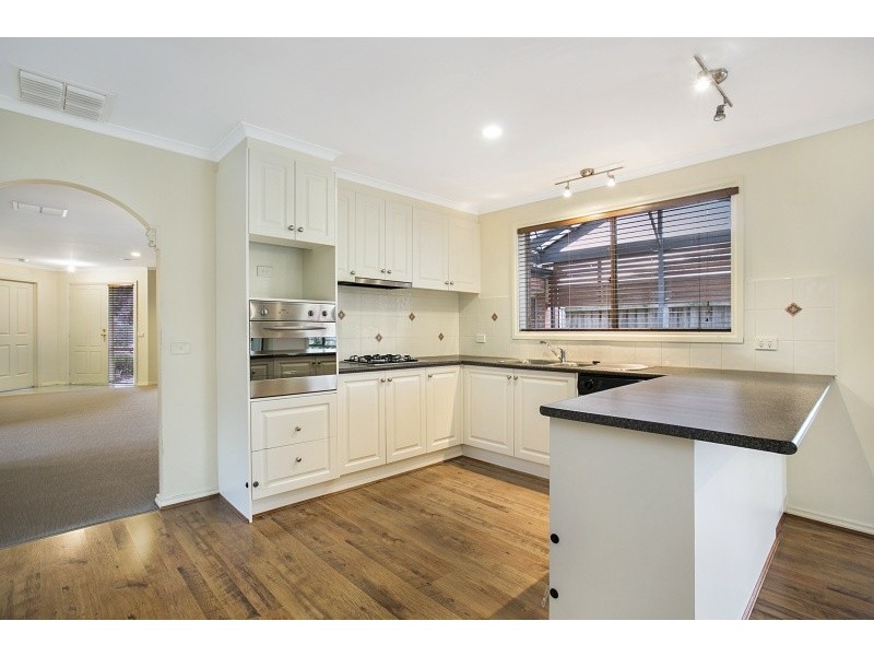 10 Emperor Road, Berwick VIC 3806