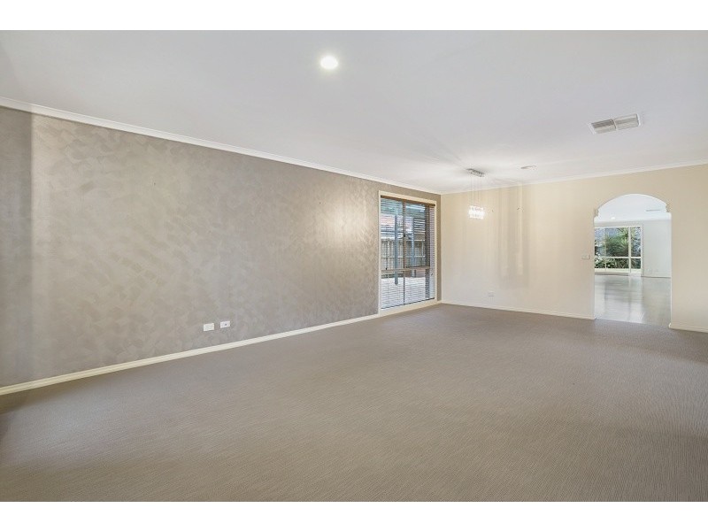 10 Emperor Road, Berwick VIC 3806